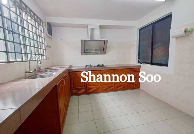 Taman Kinrara Seksyen 4