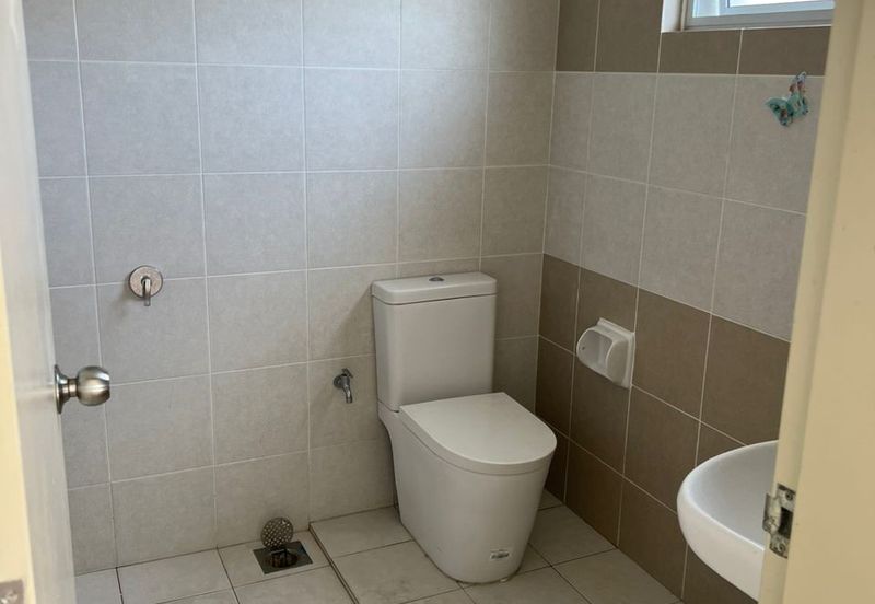 Albury 2, Taman Tasik Senangin