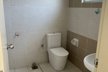 Albury 2, Taman Tasik Senangin