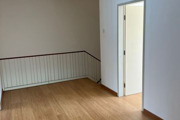 Albury 2, Taman Tasik Senangin