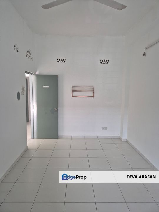 Section 8 Double Storey Terrace For Rent, Selangor, Petaling Jaya