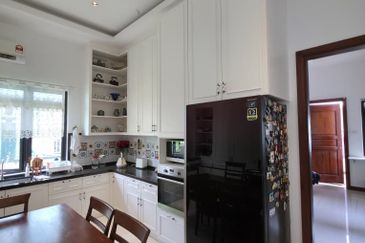 Perdana Lakeview East