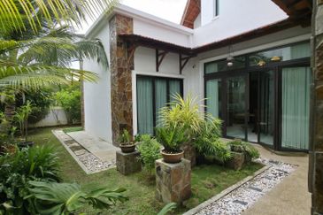 Perdana Lakeview East