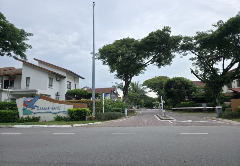 Glenmarie Cove Residence