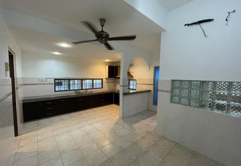 KEMAYAN COUNTRY TOWNSHIP (RASAH KEMAYAN)