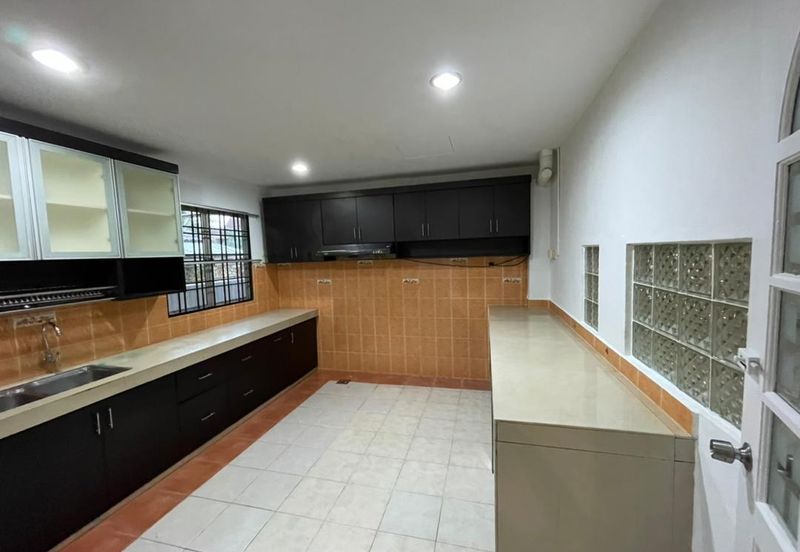 KEMAYAN COUNTRY TOWNSHIP (RASAH KEMAYAN)