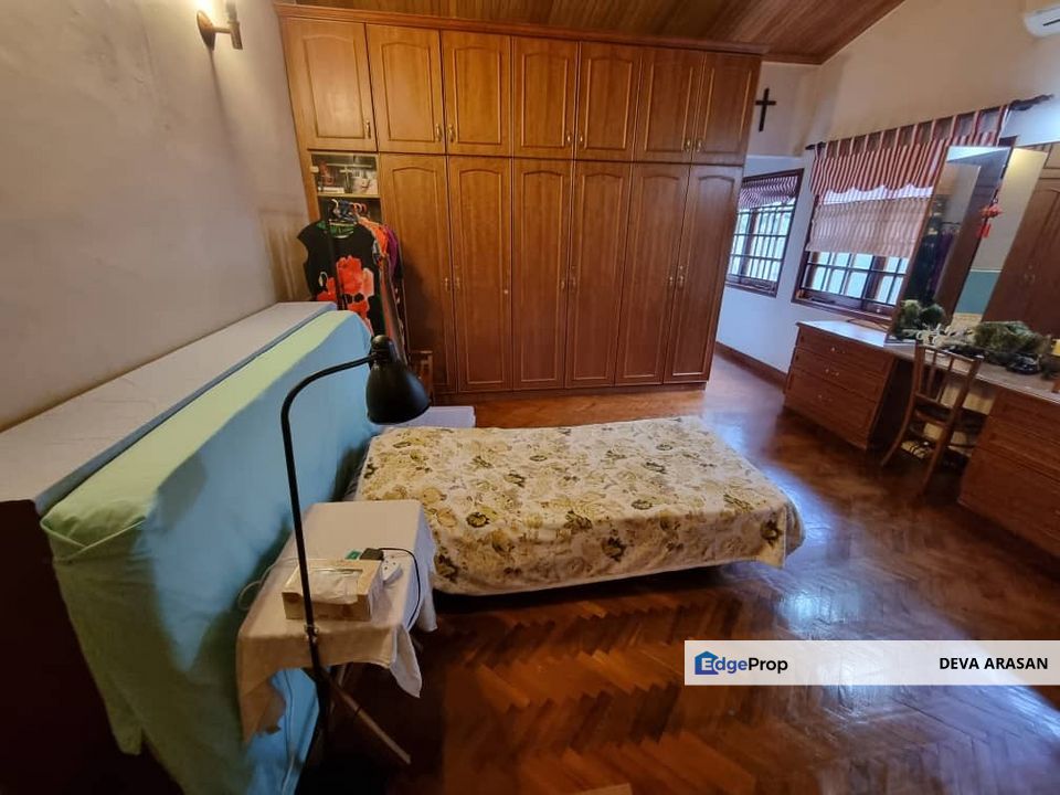 Sec 12 PJ Single Storey Bungalow Corner Lot For Sale, Selangor, Petaling Jaya