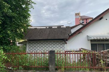 Section 1A PJ Single Storey Corner Lot Semi-D For Sale