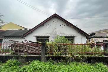 Section 1A PJ Single Storey Corner Lot Semi-D For Sale