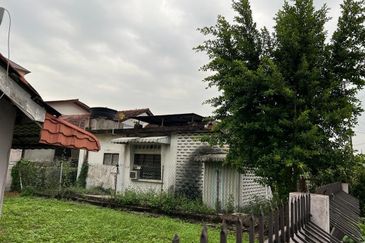 Section 1A PJ Single Storey Corner Lot Semi-D For Sale