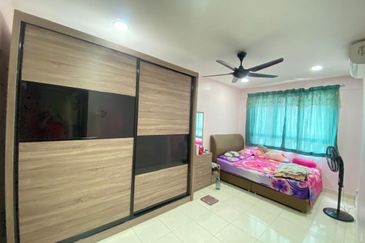 Indah Alam Condominium