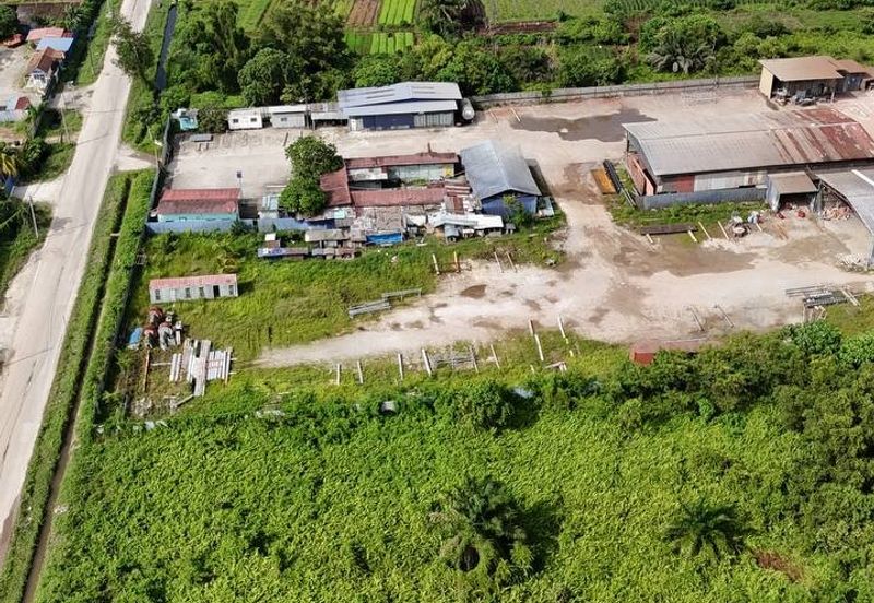 Jalan Sopan, Johan Setia