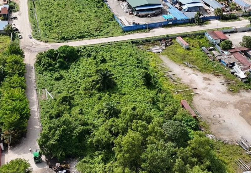 Jalan Sopan, Johan Setia