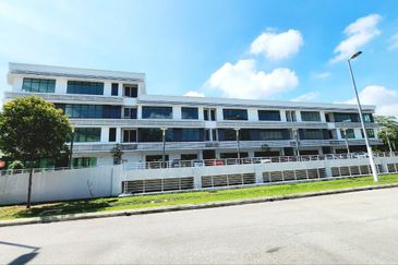 Cyberjaya’s Commercial Hotspot – Ready for Business & Investment!