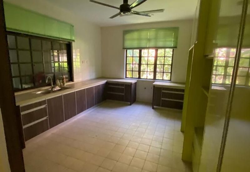 KGSAAS Golf Club, Seksyen 13