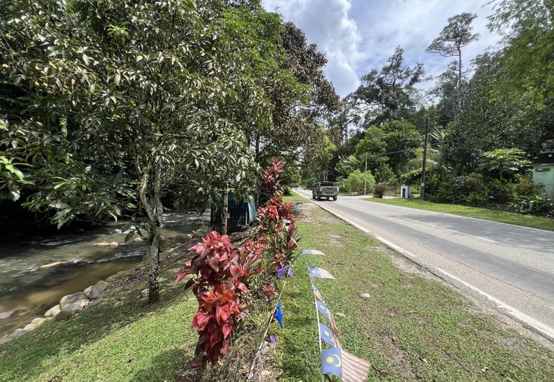 Tanah Tepi Sungai Untuk Dijual Di Lubok Manggis Hulu Langat Tepi Jalan Utama!