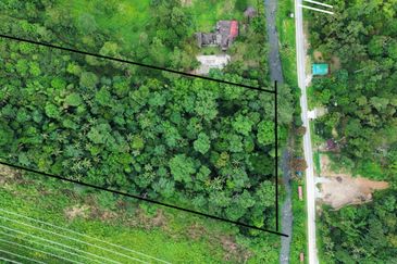 Tanah Tepi Sungai Untuk Dijual Di Lubok Manggis Hulu Langat Tepi Jalan Utama!