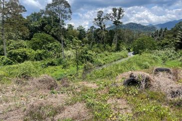 For SALE Tanah Dusun 2.2 Ekar [Tepi Sungai] Lubok Kelubi Batu 20, Hulu Langat