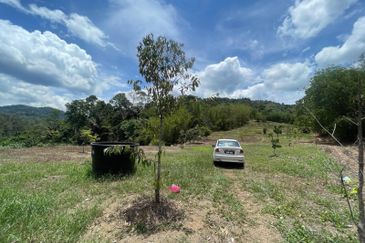 For SALE Tanah Dusun 2.2 Ekar [Tepi Sungai] Lubok Kelubi Batu 20, Hulu Langat