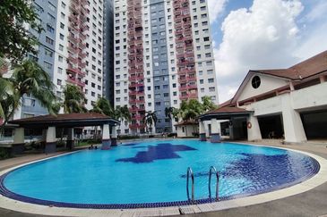 Vista Pinggiran, Taman Pinggiran Putra