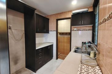 Vista Pinggiran, Taman Pinggiran Putra