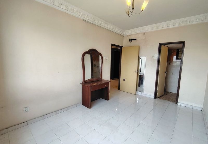 Vista Pinggiran, Taman Pinggiran Putra