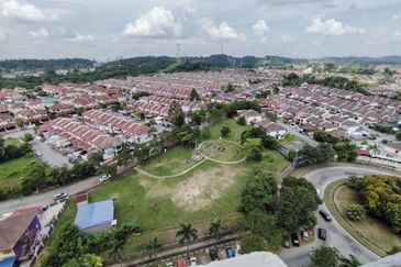 Vista Pinggiran, Taman Pinggiran Putra