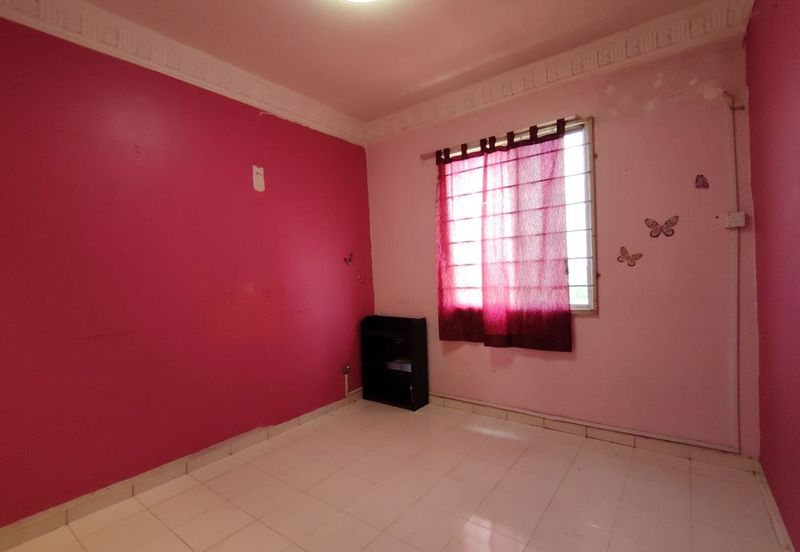 Vista Pinggiran, Taman Pinggiran Putra