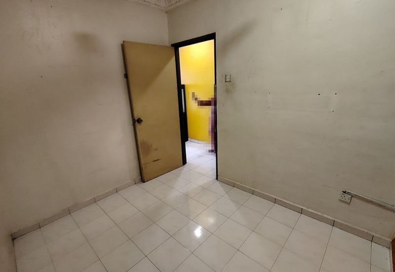 Vista Pinggiran, Taman Pinggiran Putra