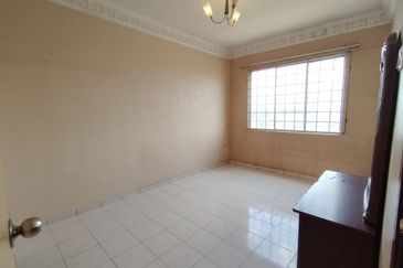 Vista Pinggiran, Taman Pinggiran Putra