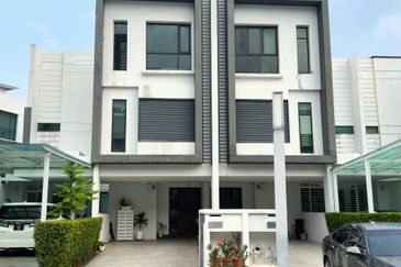 RENOVATED Double Storey Townhouse Sunway Montana Taman Melawati