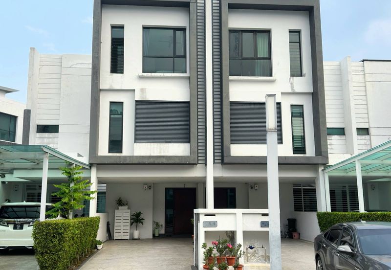 RENOVATED Double Storey Townhouse Sunway Montana Taman Melawati