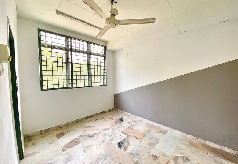 HUGE LAND END LOT DOUBLE STOREY BUNGALOW TASIK ANGSANA SUNGAI PELEK 