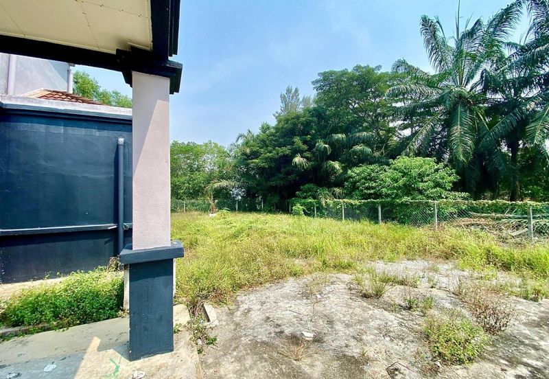 HUGE LAND END LOT DOUBLE STOREY BUNGALOW TASIK ANGSANA SUNGAI PELEK 
