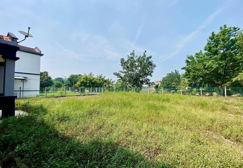 HUGE LAND END LOT DOUBLE STOREY BUNGALOW TASIK ANGSANA SUNGAI PELEK 