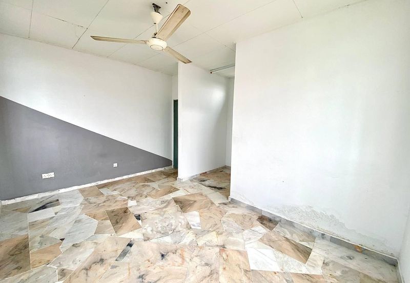 HUGE LAND END LOT DOUBLE STOREY BUNGALOW TASIK ANGSANA SUNGAI PELEK 