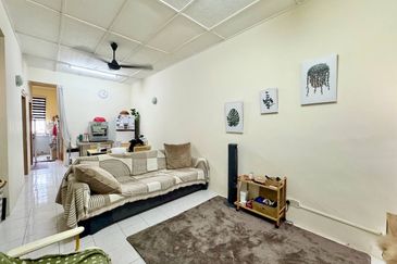 FACING OPEN SINGLE STOREY TERRACE HOUSE TAMAN DESA PINGGIRAN PUTRA (NEAR PUTRAJAYA)