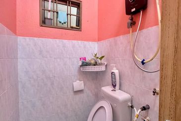 FACING OPEN SINGLE STOREY TERRACE HOUSE TAMAN DESA PINGGIRAN PUTRA (NEAR PUTRAJAYA)