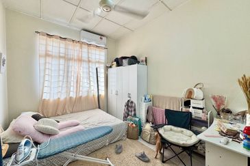 FACING OPEN SINGLE STOREY TERRACE HOUSE TAMAN DESA PINGGIRAN PUTRA (NEAR PUTRAJAYA)