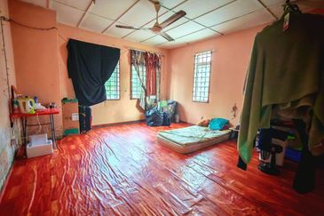 ENDLOT + FACING OPEN DOUBLE STOREY TERRACE BANDAR BARU SALAK TINGGI