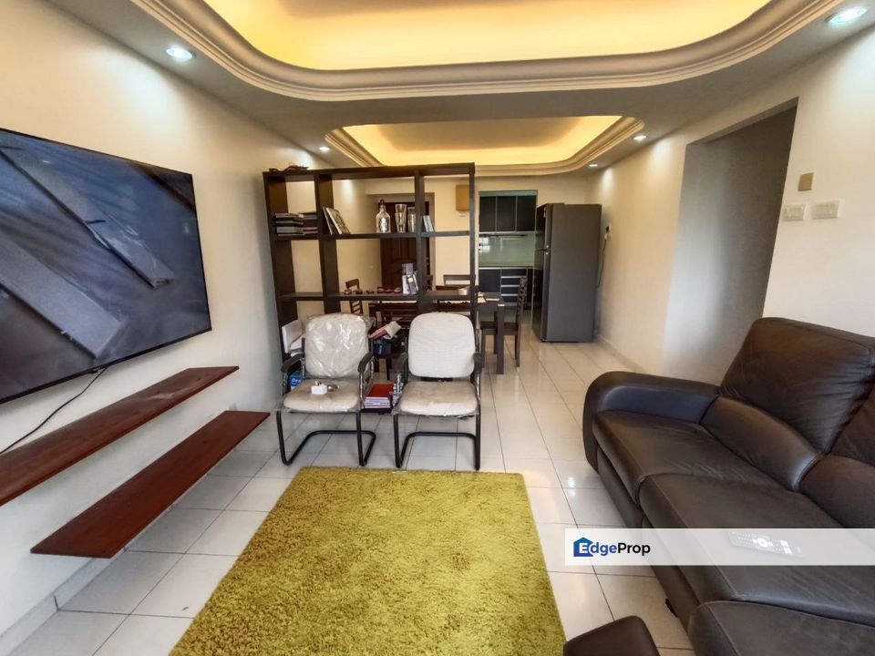FURNISHED AND RENOVATED UNIT AT SARAKA APARTMENT TAMAN WAWASAN PUCHONG, Selangor, Puchong