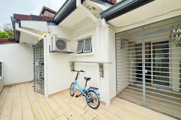 RENOVATED FACING OPEN DOUBLE STOREY TERRACE USJ 22 SUBANG JAYA 
