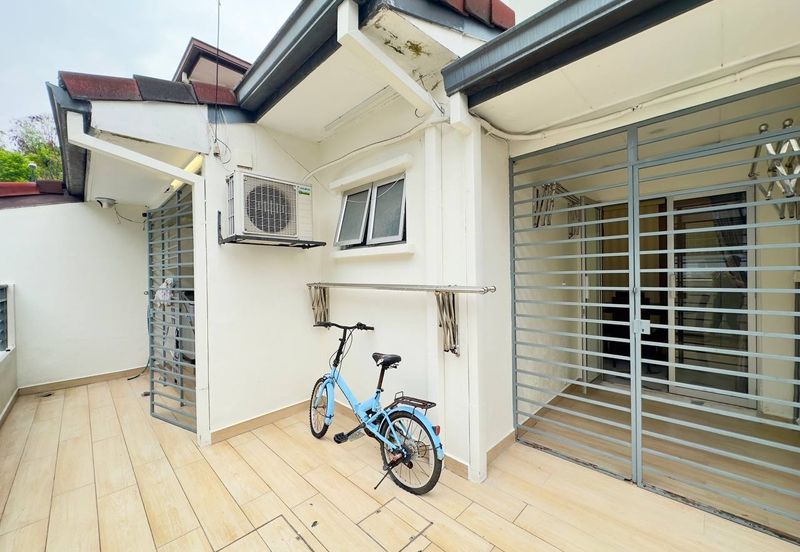 RENOVATED FACING OPEN DOUBLE STOREY TERRACE USJ 22 SUBANG JAYA 