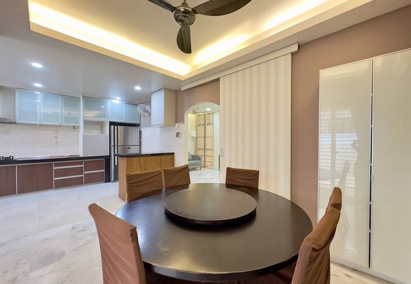 RENOVATED FACING OPEN DOUBLE STOREY TERRACE USJ 22 SUBANG JAYA 