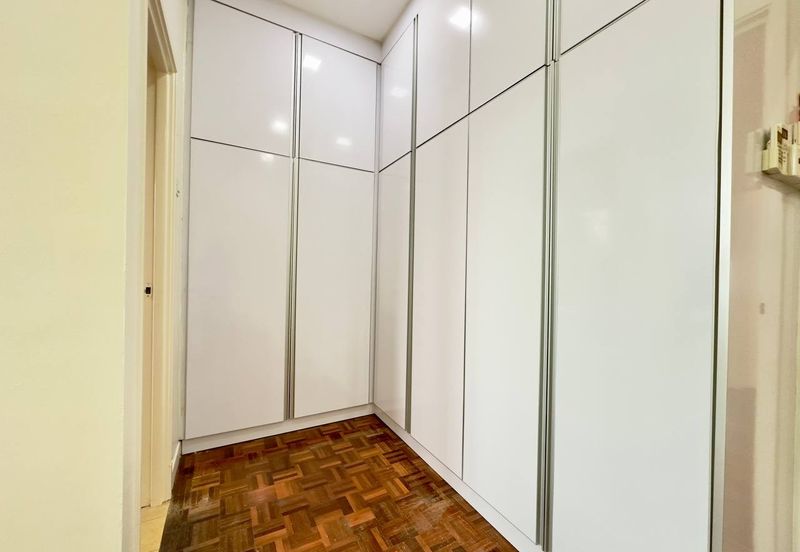 RENOVATED FACING OPEN DOUBLE STOREY TERRACE USJ 22 SUBANG JAYA 