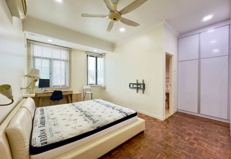 RENOVATED FACING OPEN DOUBLE STOREY TERRACE USJ 22 SUBANG JAYA 