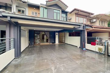 RENOVATED FACING OPEN DOUBLE STOREY TERRACE USJ 22 SUBANG JAYA 