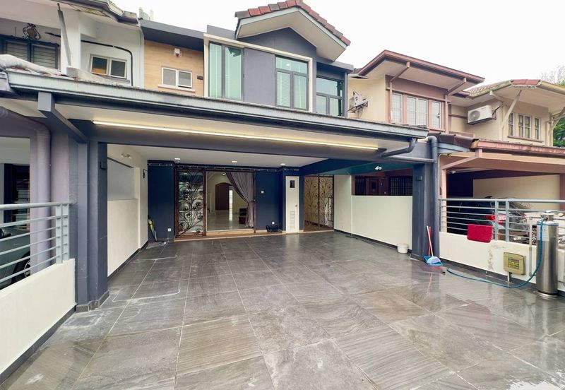 RENOVATED FACING OPEN DOUBLE STOREY TERRACE USJ 22 SUBANG JAYA 