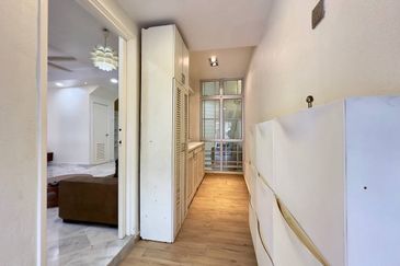 RENOVATED FACING OPEN DOUBLE STOREY TERRACE USJ 22 SUBANG JAYA 