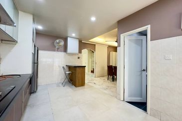 RENOVATED FACING OPEN DOUBLE STOREY TERRACE USJ 22 SUBANG JAYA 